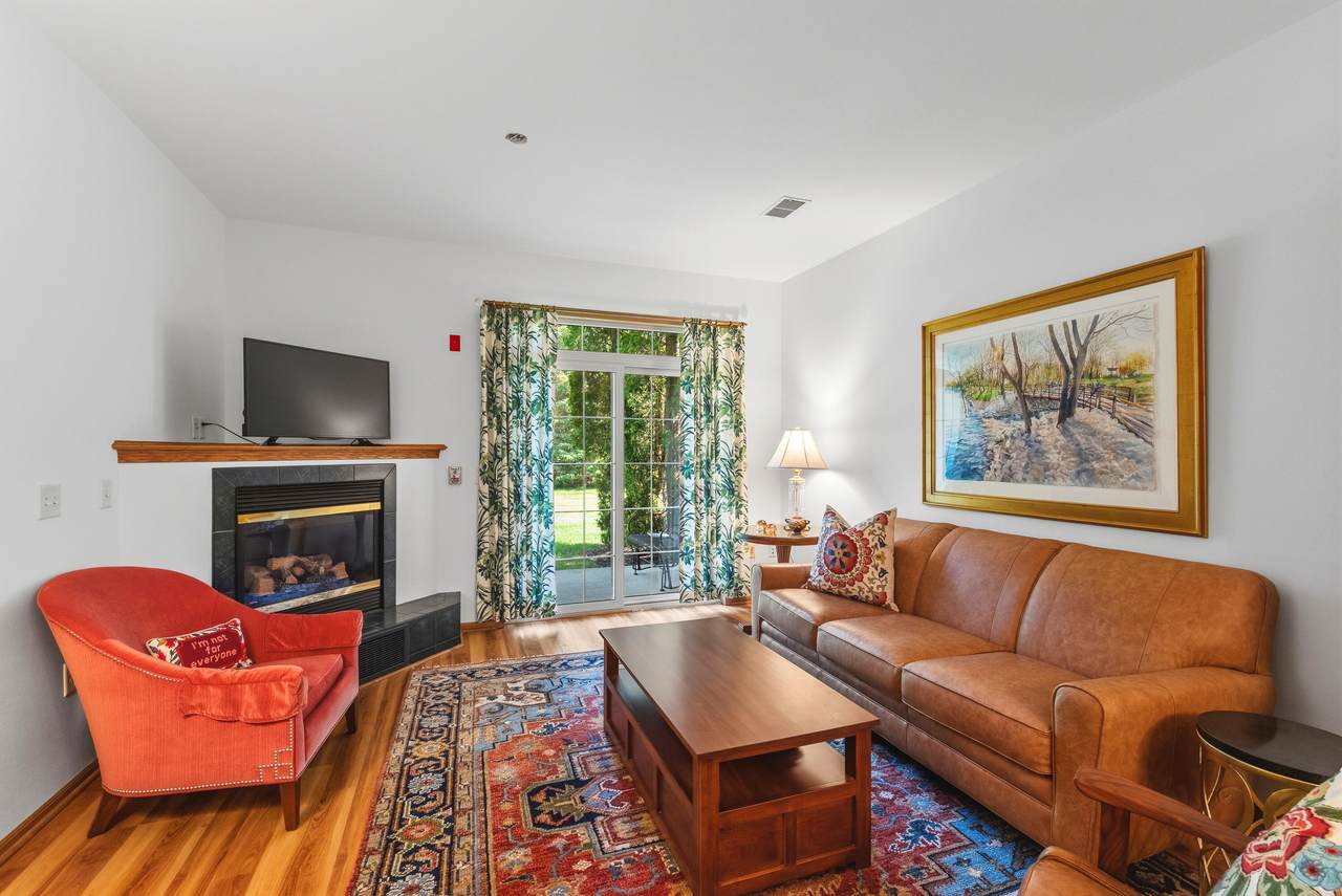 2112 Pine Ridge Ct - Photo 1