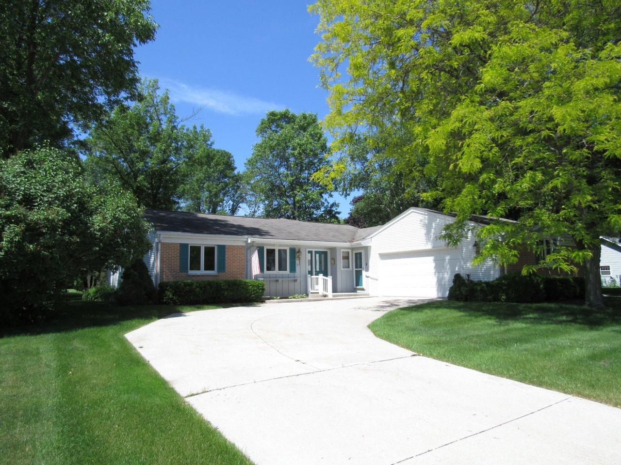 1252 Fleetwood Dr - Photo 1