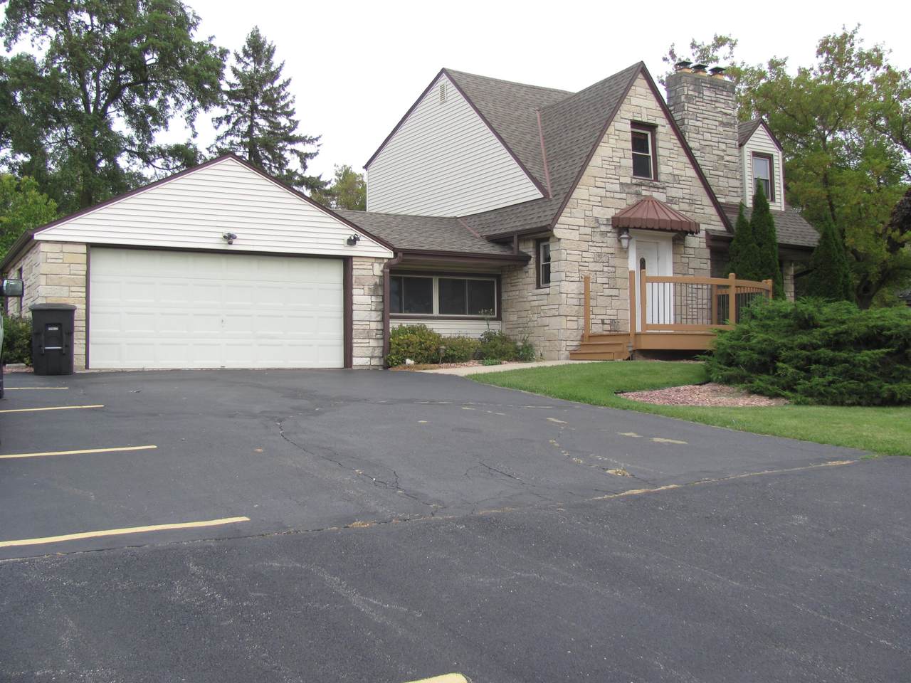 2230 College Ave - Photo 1