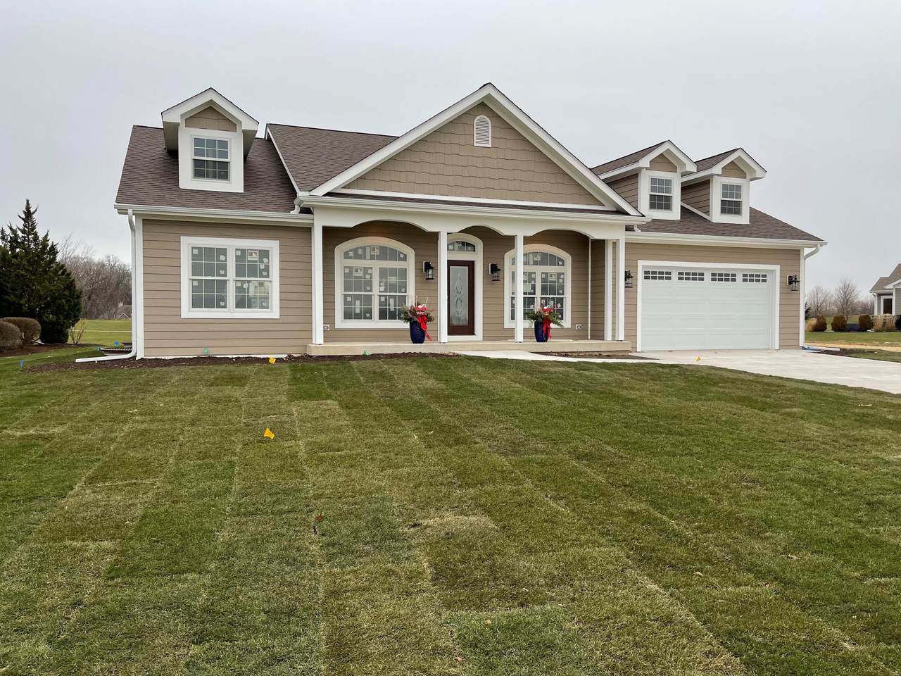 1735 Links Rd - Photo 1