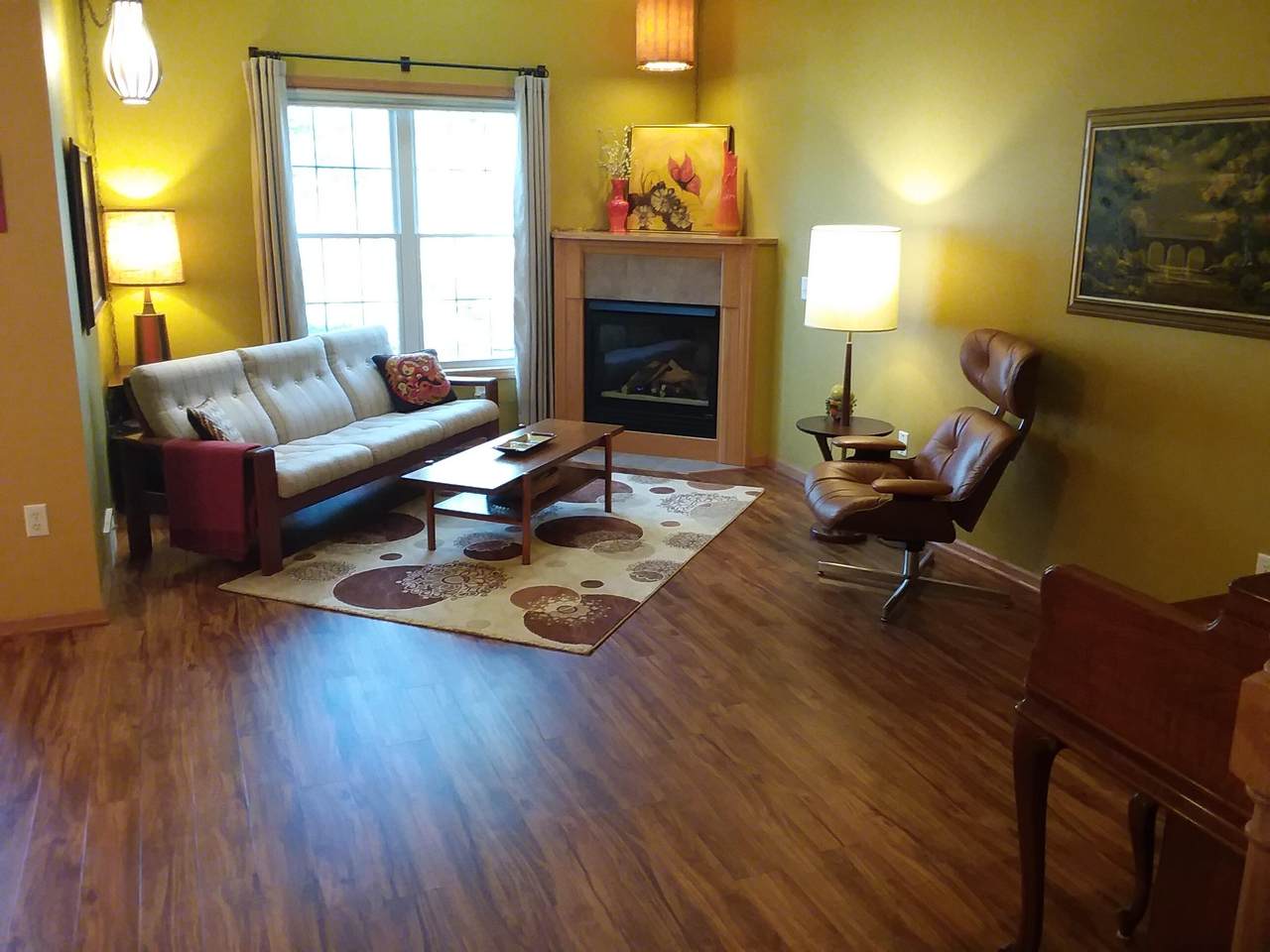 805 Harrington Dr - Photo 1