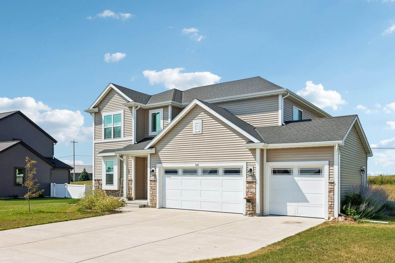 676 Lambert Dr - Photo 1