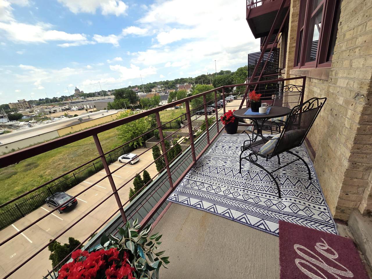 215 Maple St - Photo 1