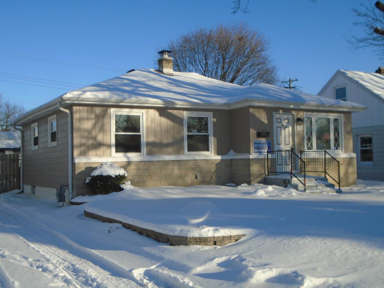 934 109th St - Photo 1