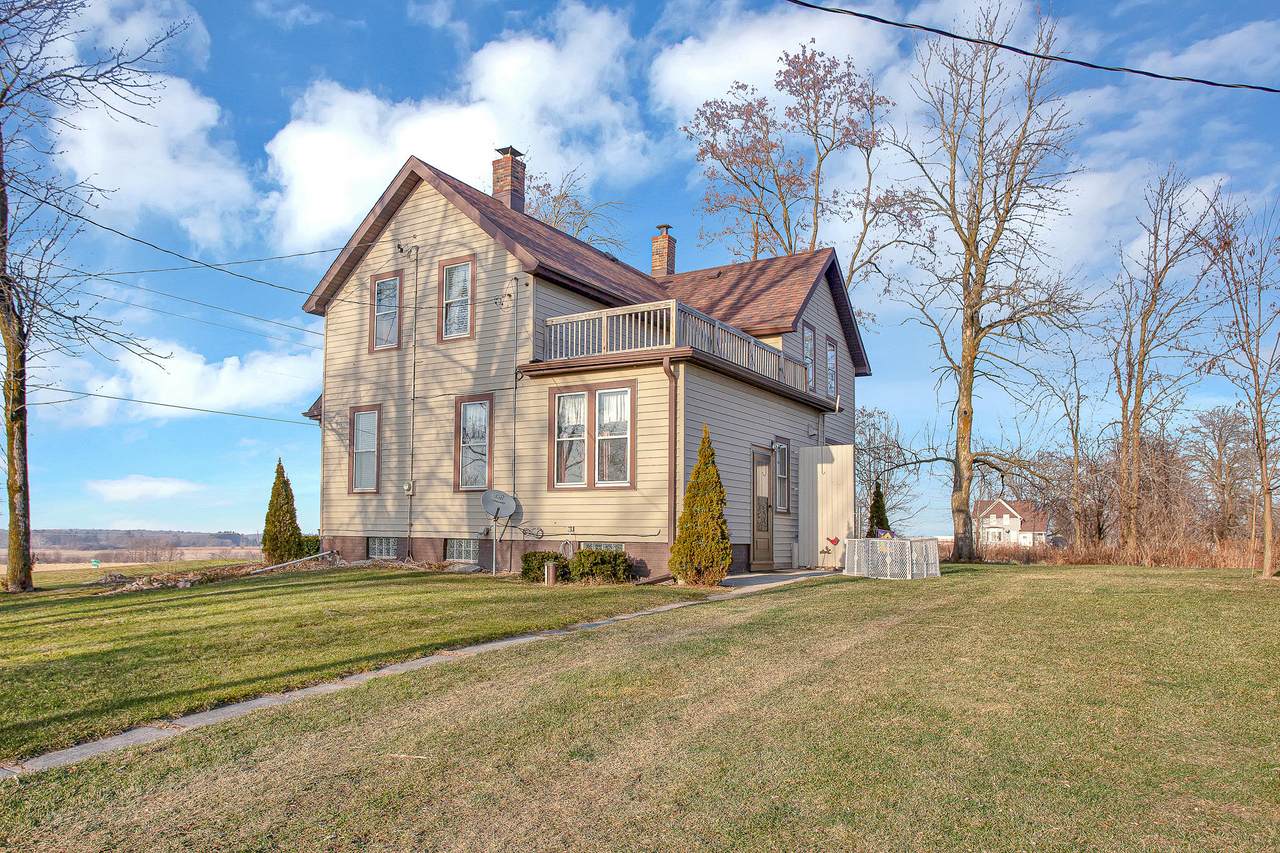 4337 County Road A - Photo 1