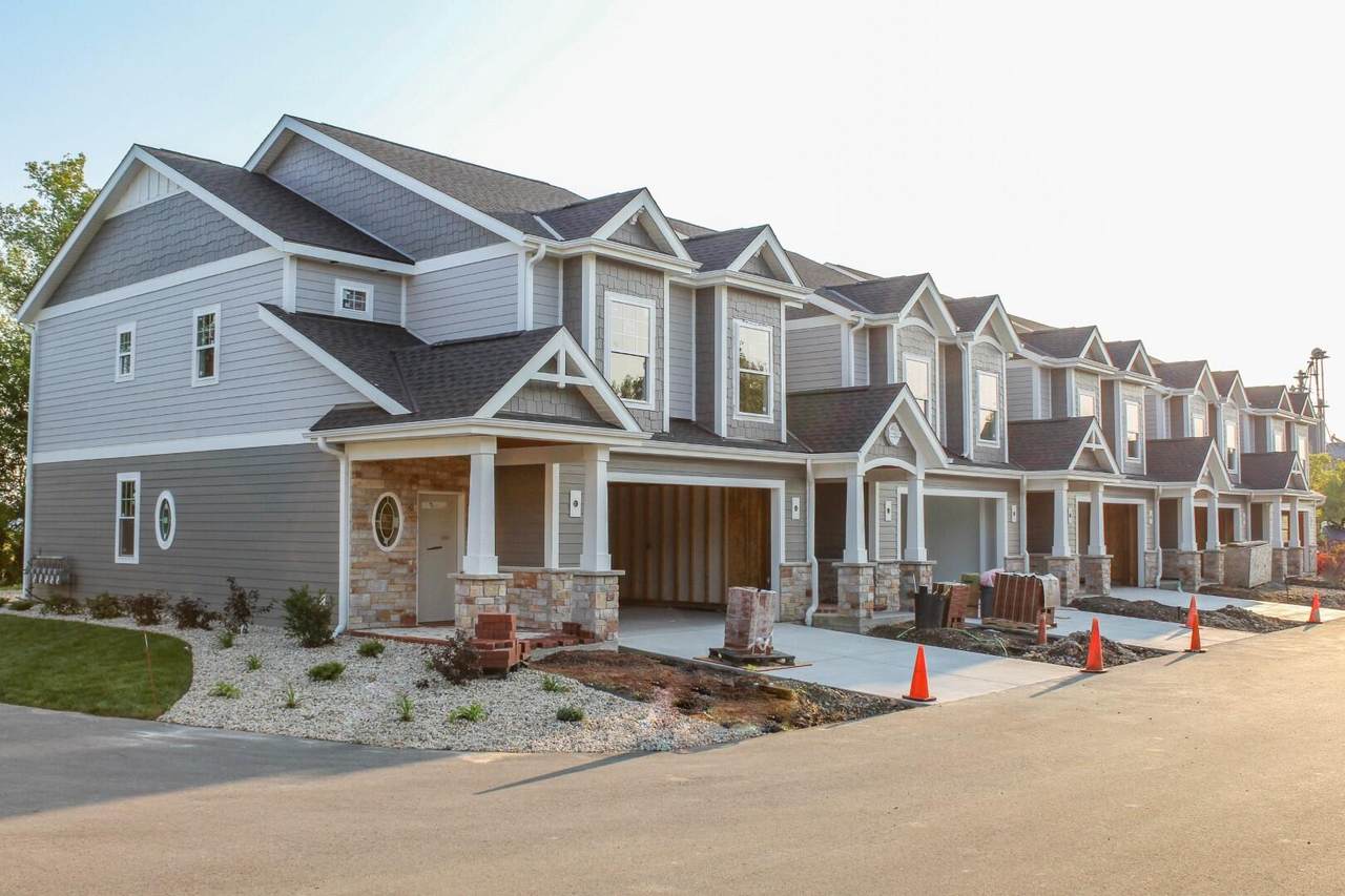1204 Main St - Photo 1