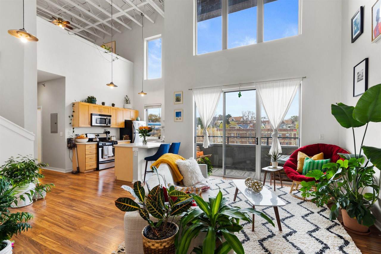 2080 Commerce St - Photo 1