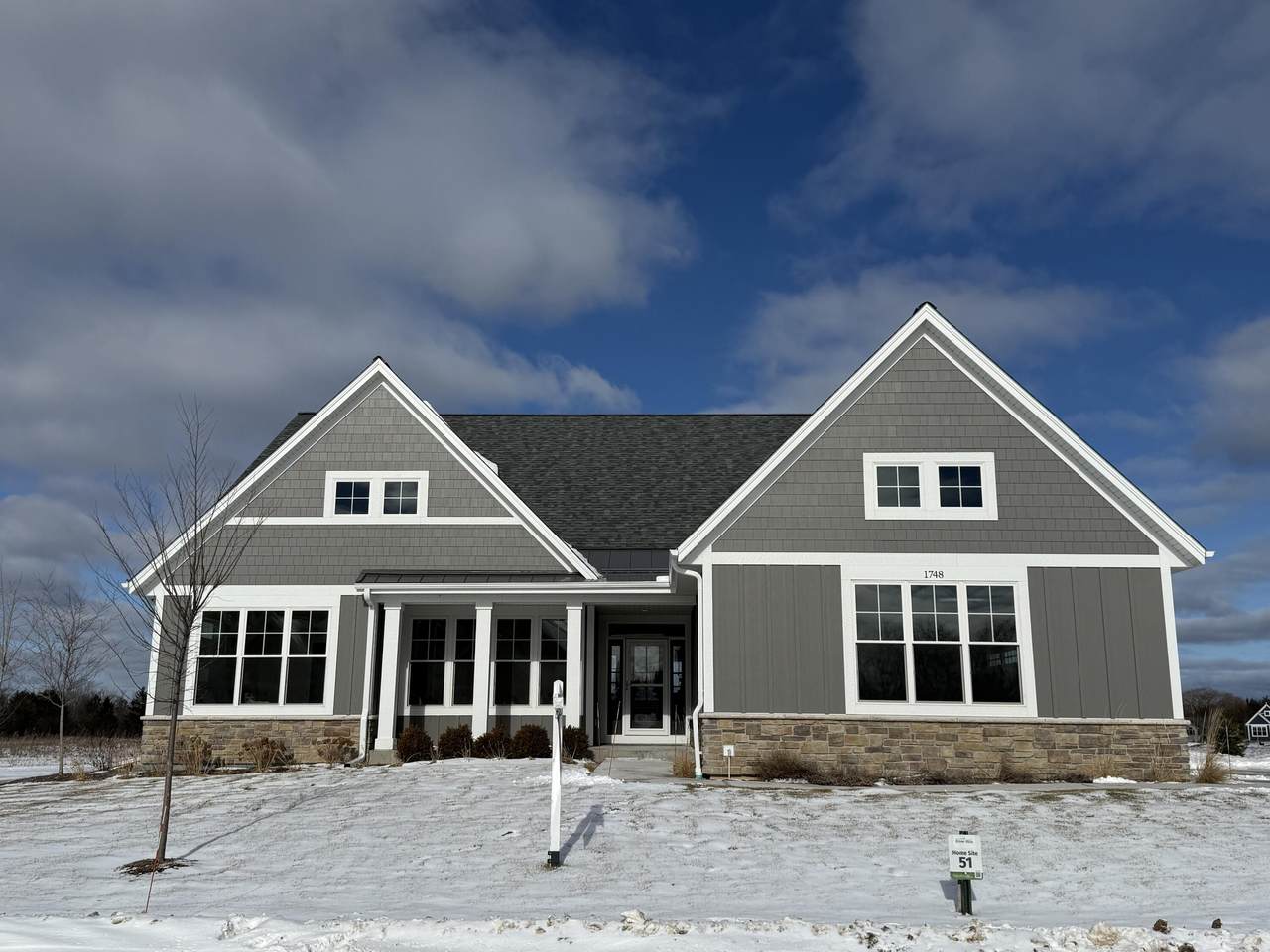 1748 River Cir - Photo 1