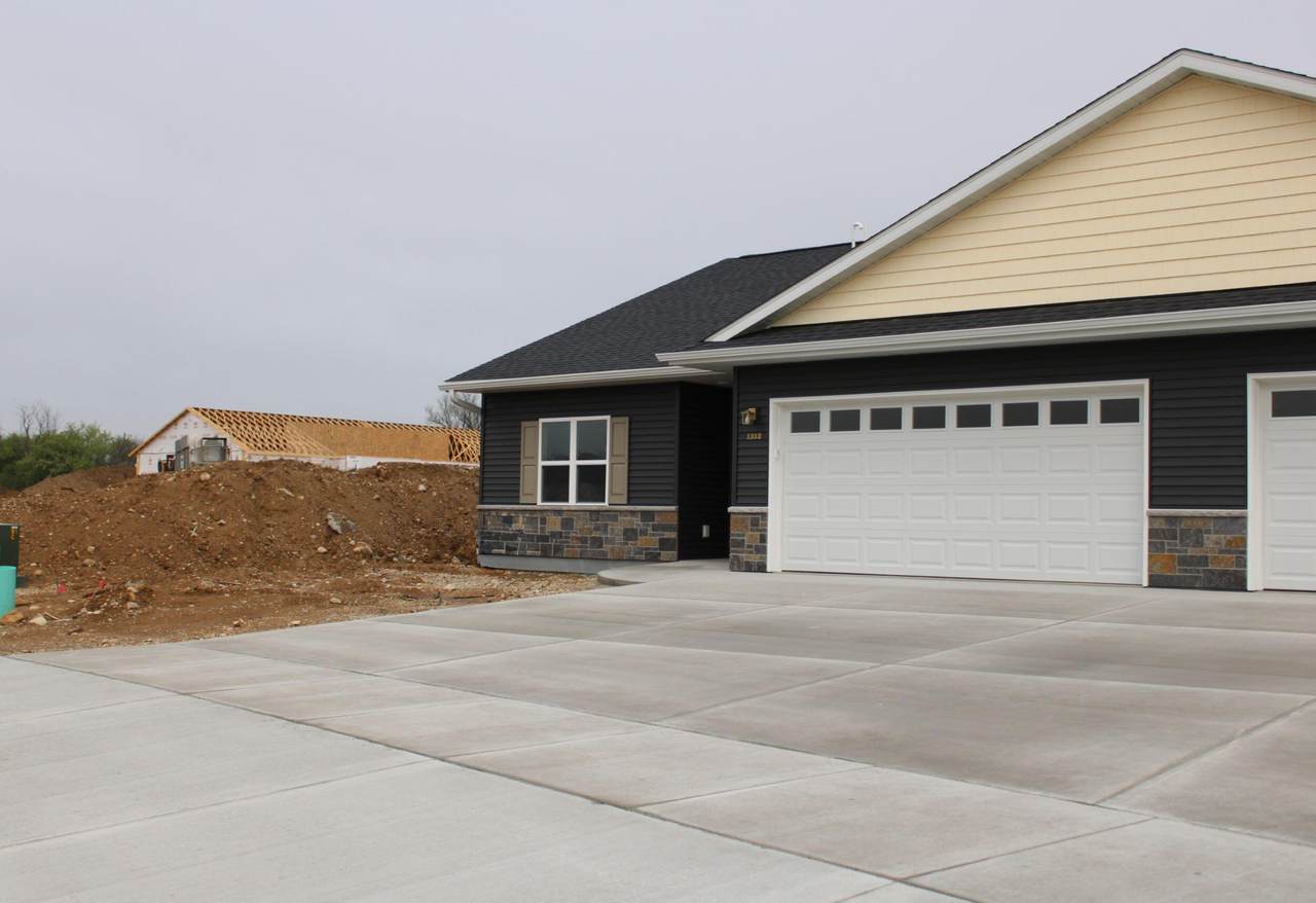 1352 Kettle Dr - Photo 1