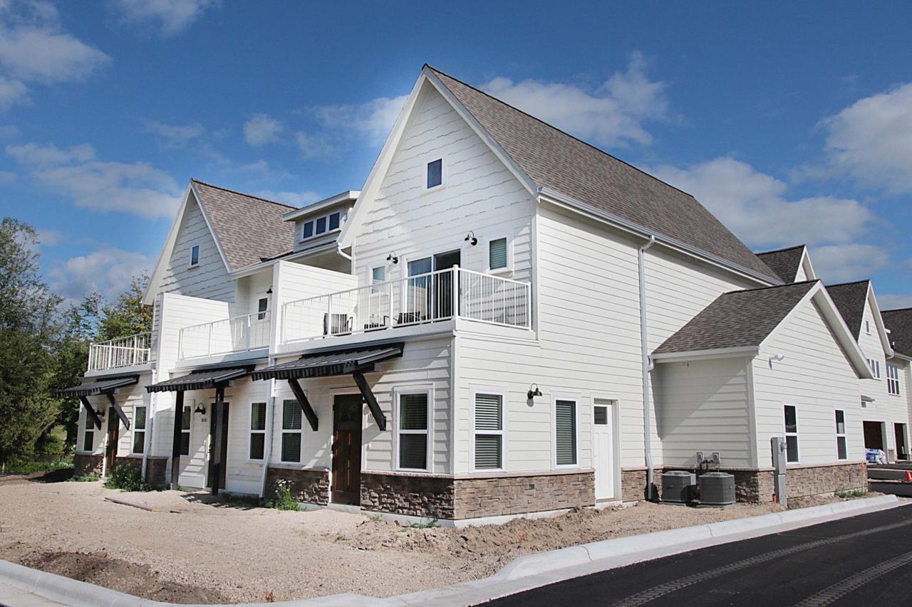1510 Wisconsin Ave - Photo 1