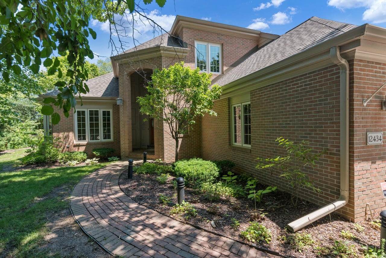 12434 Golf Dr - Photo 1