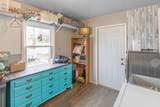 957 Macarthur Dr - Photo 16