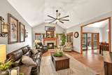 2707 Fox Hill Dr - Photo 4
