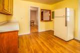 921 Center St - Photo 11