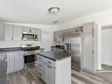320 Lincoln Ave - Photo 2
