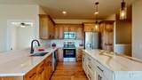 724 Reinel St - Photo 8