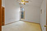 942 Oconomowoc Pkwy - Photo 17