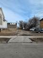 1327 Blake Ave - Photo 4