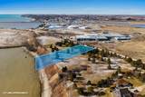 606 Lakeshore Dr - Photo 2