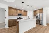 512 Hunter Oaks Blvd - Photo 2