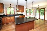 19065 Hiview Dr - Photo 10