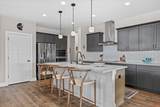 N28W25172 Parkway Ridge Cir - Photo 8
