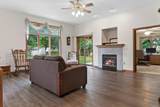 W240N2365 Parkway Meadow Cir - Photo 4