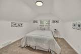 2421 Hampton Ave - Photo 21