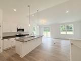 1569 Meadowview Ct - Photo 3