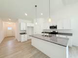 1569 Meadowview Ct - Photo 4