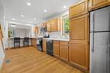 709 Manor Dr - Photo 4