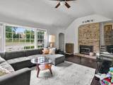 1009 Waldo Blvd - Photo 3