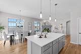 1620 Belmont Ln - Photo 3