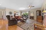 4 Gaslight Dr - Photo 11