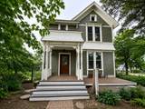 300 Chestnut St - Photo 1
