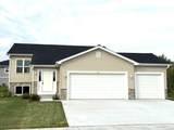 333 Parker Dr - Photo 1