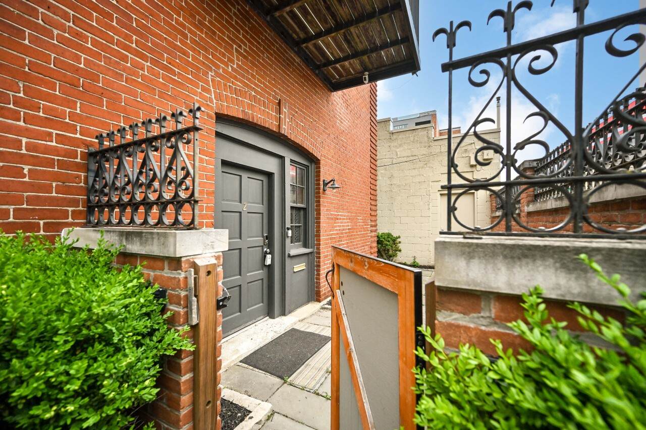 1442 Franklin Pl - Photo 1