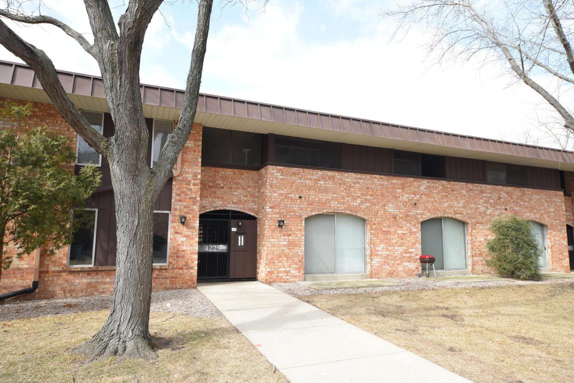 4225 Rivers Edge Cir - Photo 1