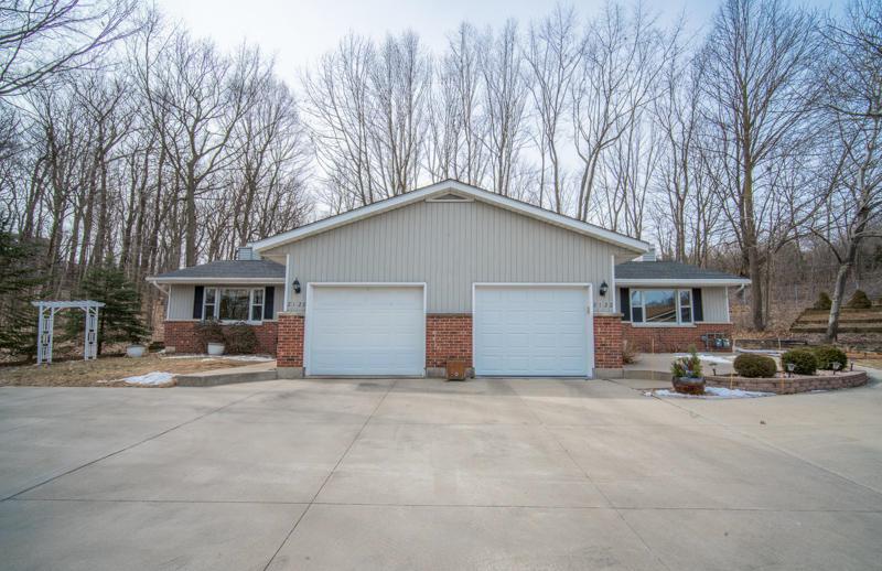 2122 Willowbrook Dr - Photo 1