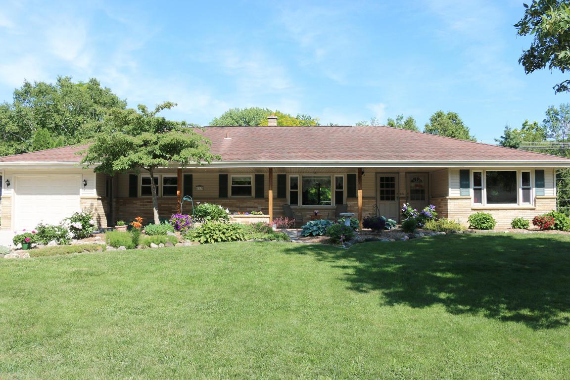 137 Daleview Dr - Photo 1