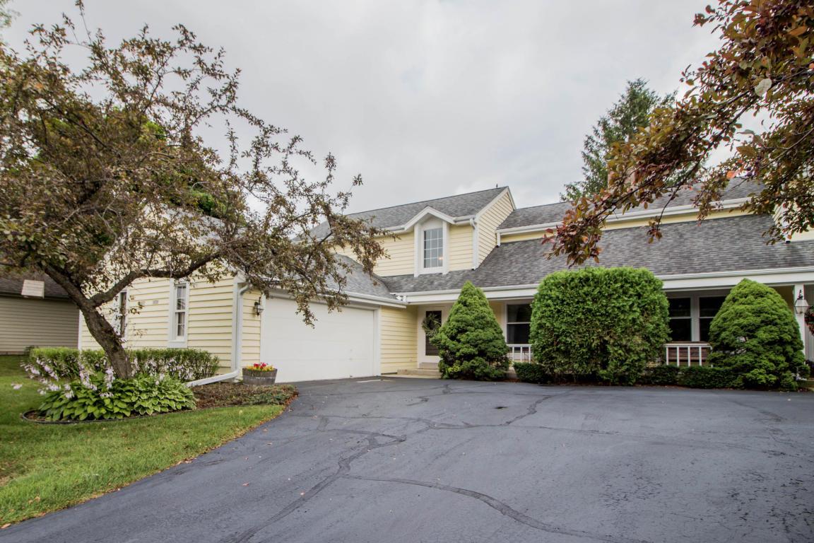1427 De La Warr Cir - Photo 1