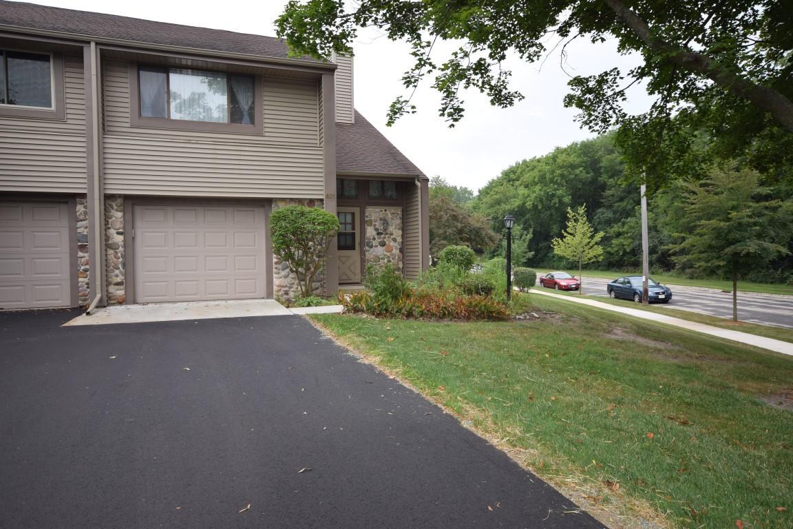 625 Tamarack Dr - Photo 1