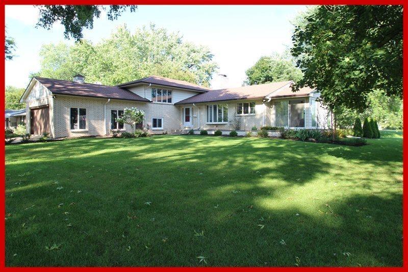 738 Fairway Ln - Photo 1
