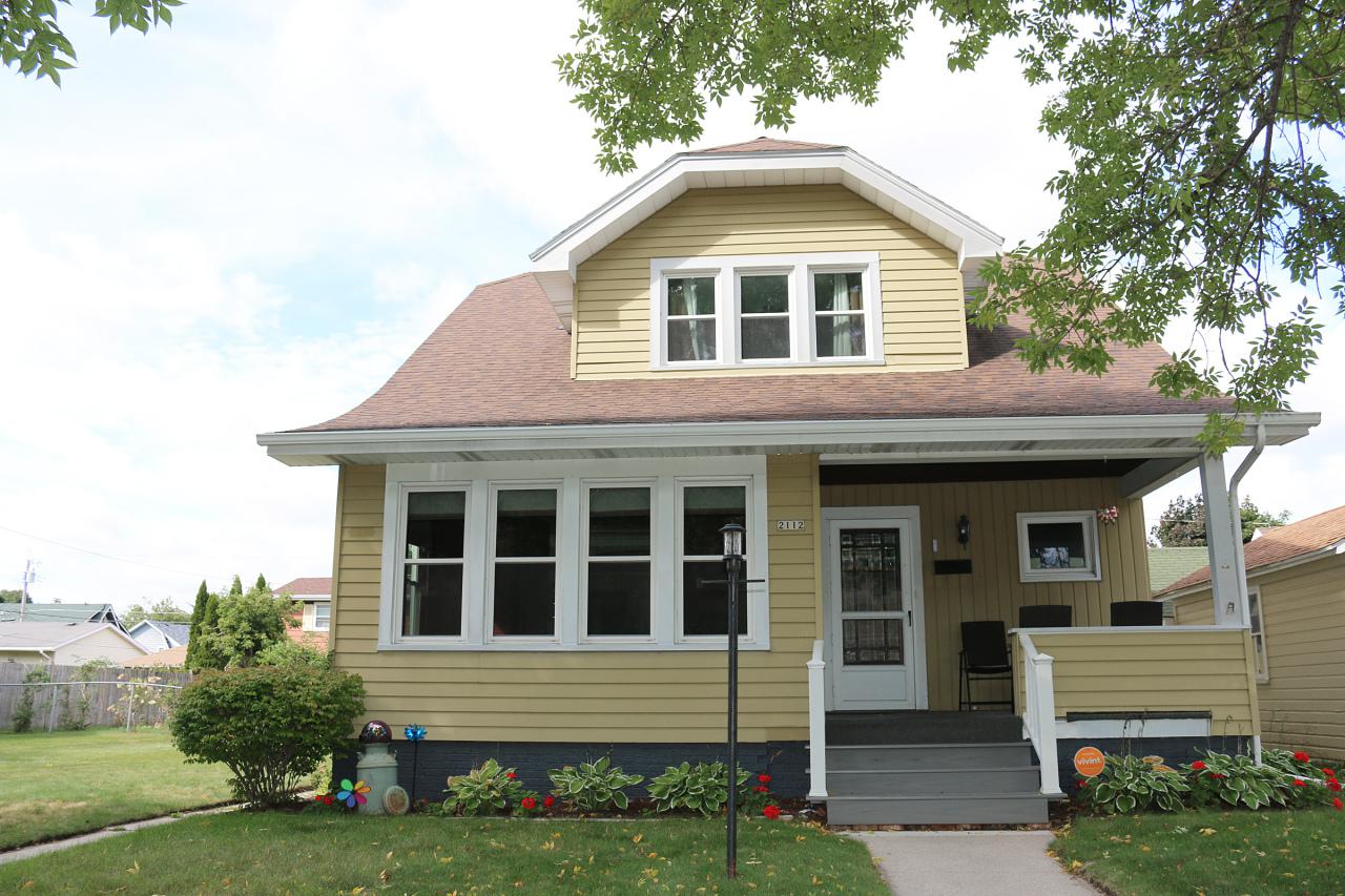 2112 11th St - Photo 1