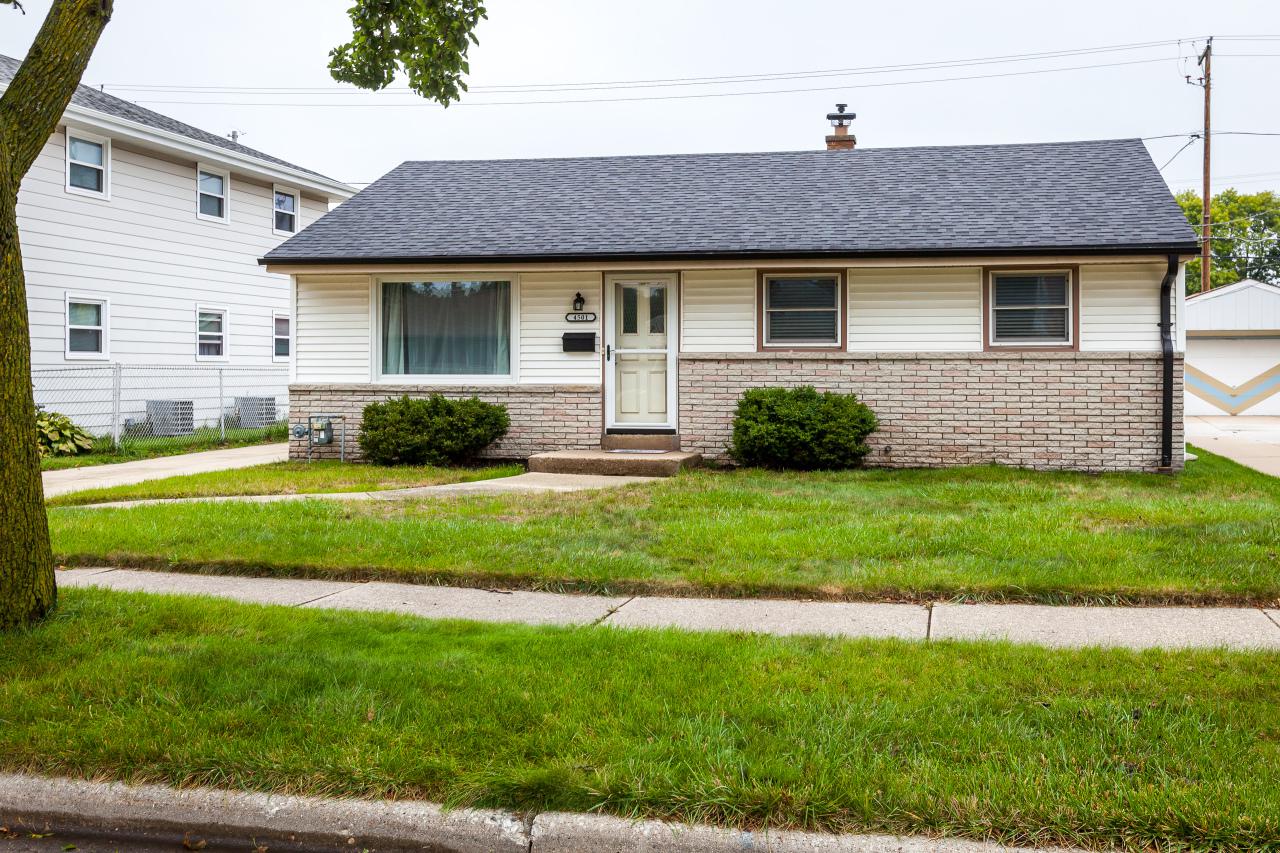 4501 5th Pl - Photo 1