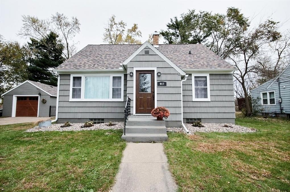 917 Green Bay St - Photo 1