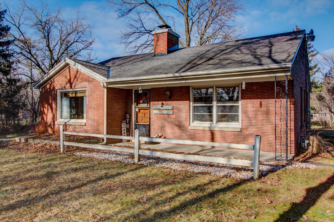 4920 Chippewa Dr - Photo 1