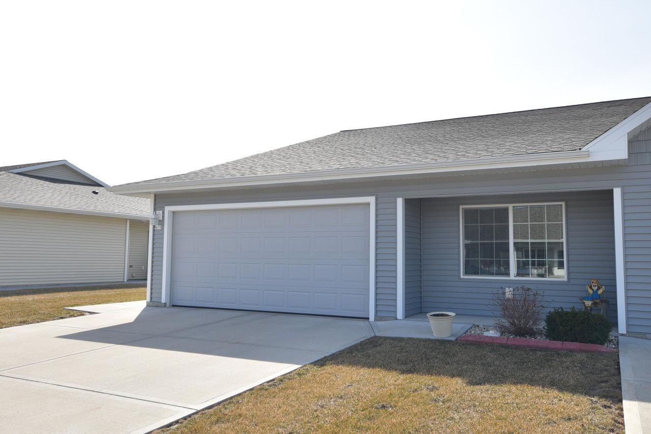 439 Novak St - Photo 1