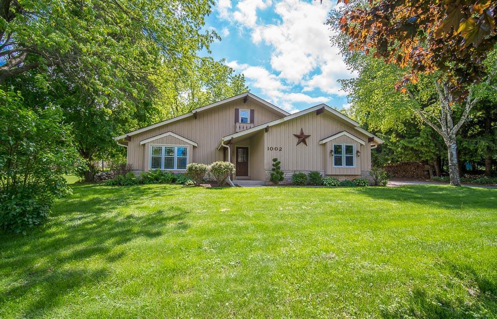 1002 Birchwood Trl - Photo 1