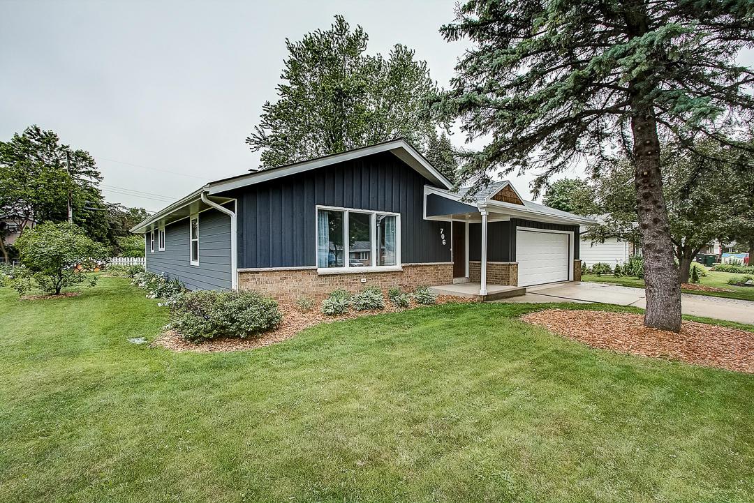 706 Sheridan Dr - Photo 1